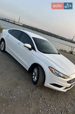 Седан Ford Fusion 2017 в 