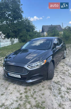Седан Ford Fusion 2015 в 