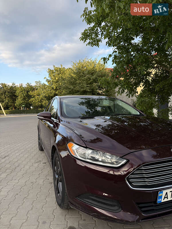 Седан Ford Fusion 2013 в Снятині