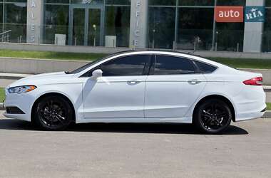 Седан Ford Fusion 2018 в 
