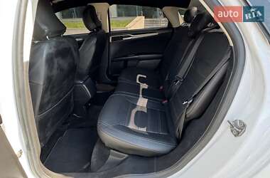 Седан Ford Fusion 2018 в 