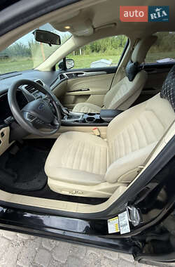 Седан Ford Fusion 2012 в 