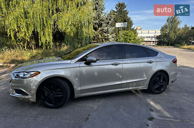 Седан Ford Fusion 2016 в 