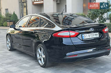 Седан Ford Fusion 2015 в 
