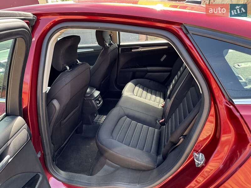Седан Ford Fusion 2014 в Романове