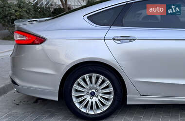 Седан Ford Fusion 2014 в 