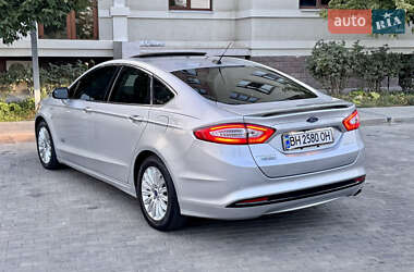 Седан Ford Fusion 2014 в 