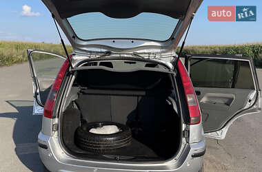 Хэтчбек Ford Fusion 2005 в 