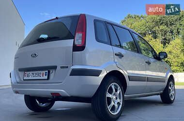 Хэтчбек Ford Fusion 2010 в 