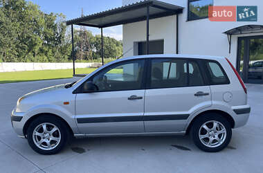Хэтчбек Ford Fusion 2010 в 