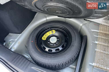 Хэтчбек Ford Fusion 2010 в 