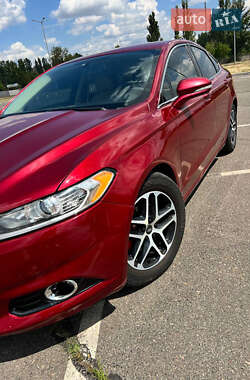 Седан Ford Fusion 2015 в 