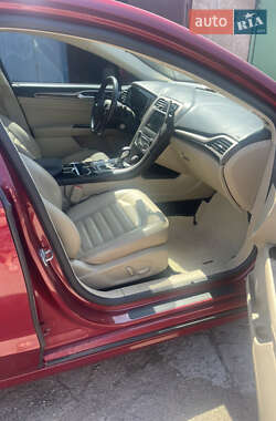 Седан Ford Fusion 2015 в 