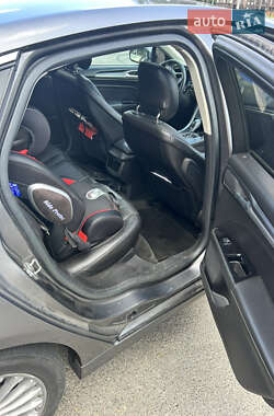 Седан Ford Fusion 2013 в 
