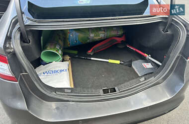 Седан Ford Fusion 2013 в 