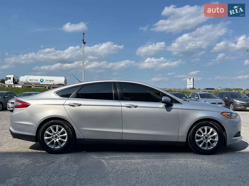 Седан Ford Fusion 2016 в Львове