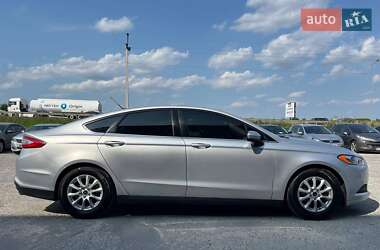 Седан Ford Fusion 2016 в 