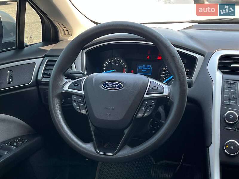 Седан Ford Fusion 2016 в Львове