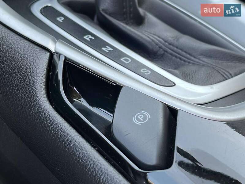 Седан Ford Fusion 2016 в Львове