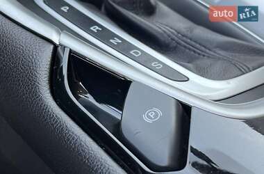 Седан Ford Fusion 2016 в 