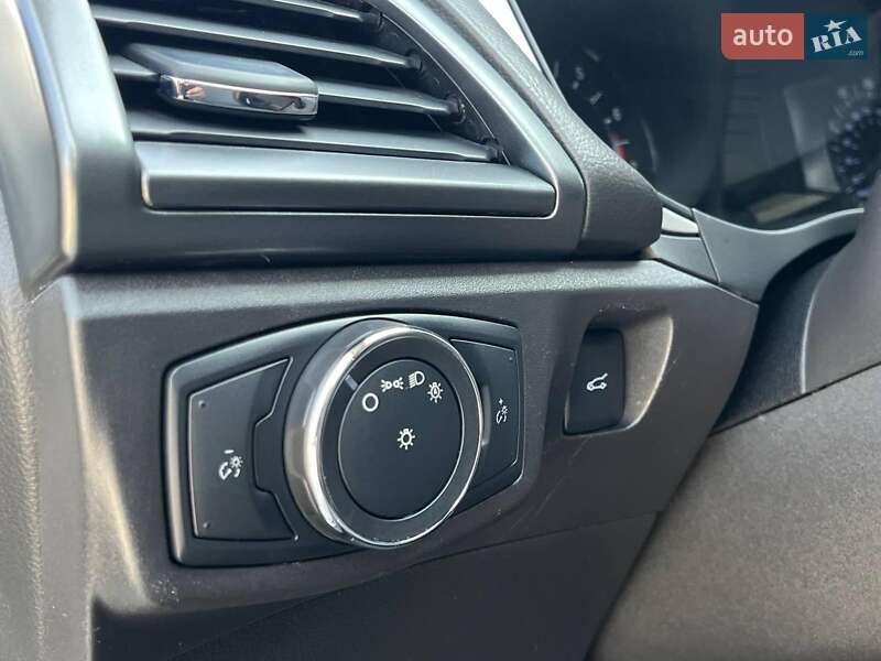 Седан Ford Fusion 2016 в Львове