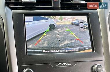 Седан Ford Fusion 2019 в 
