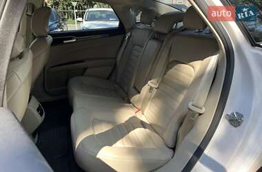 Седан Ford Fusion 2016 в 