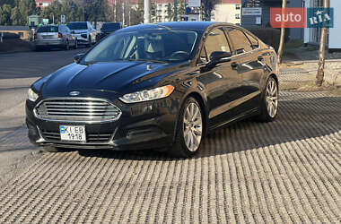 Седан Ford Fusion 2013 в 