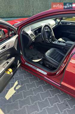 Седан Ford Fusion 2017 в 
