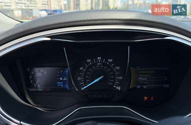 Седан Ford Fusion 2016 в 