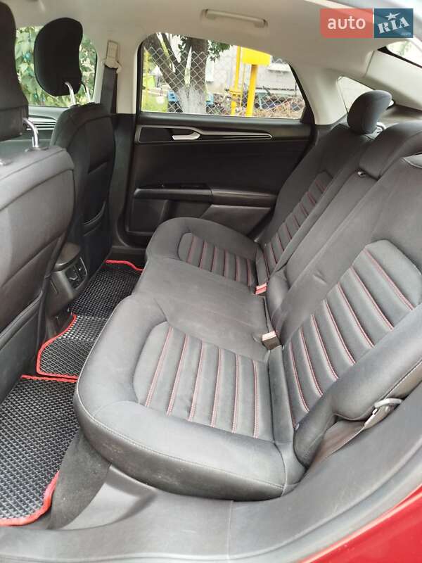 Седан Ford Fusion 2013 в Ровно