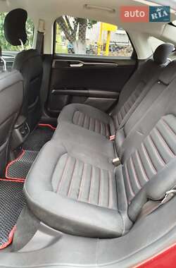 Седан Ford Fusion 2013 в 