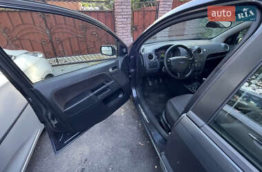 Хэтчбек Ford Fusion 2006 в 