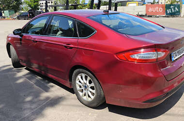Седан Ford Fusion 2016 в 