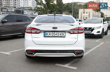 Седан Ford Fusion 2017 в 