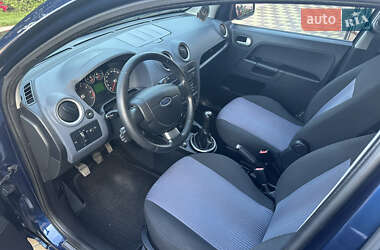 Хэтчбек Ford Fusion 2010 в 