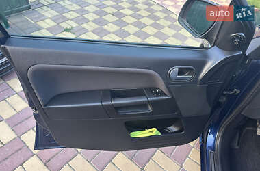 Хэтчбек Ford Fusion 2010 в 