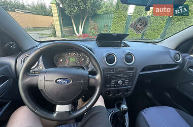 Хэтчбек Ford Fusion 2010 в 