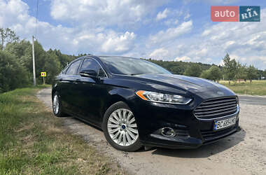 Седан Ford Fusion 2016 в 