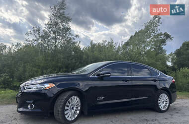 Седан Ford Fusion 2016 в 