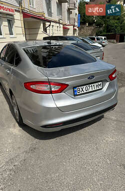 Седан Ford Fusion 2013 в 