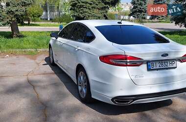 Седан Ford Fusion 2017 в 