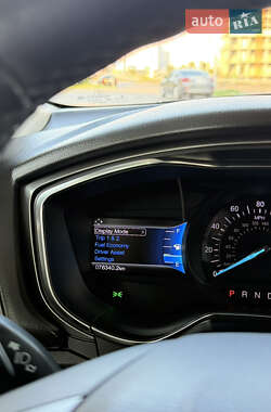 Седан Ford Fusion 2017 в 