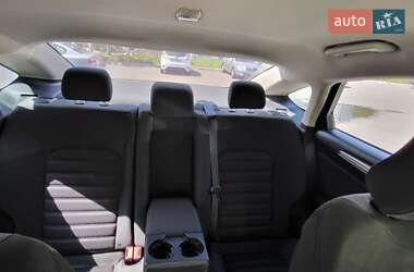 Седан Ford Fusion 2017 в 