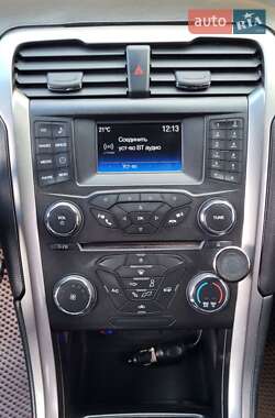 Седан Ford Fusion 2017 в 