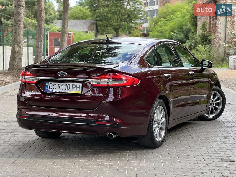 Седан Ford Fusion 2016 в Львове