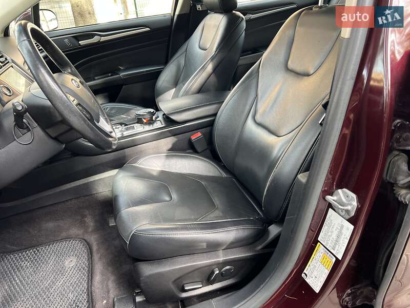 Седан Ford Fusion 2016 в Львове