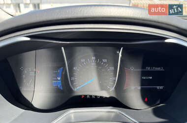 Седан Ford Fusion 2015 в 