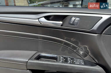 Седан Ford Fusion 2015 в 