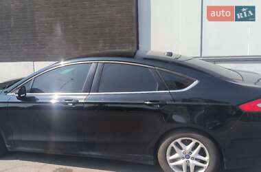 Седан Ford Fusion 2015 в 